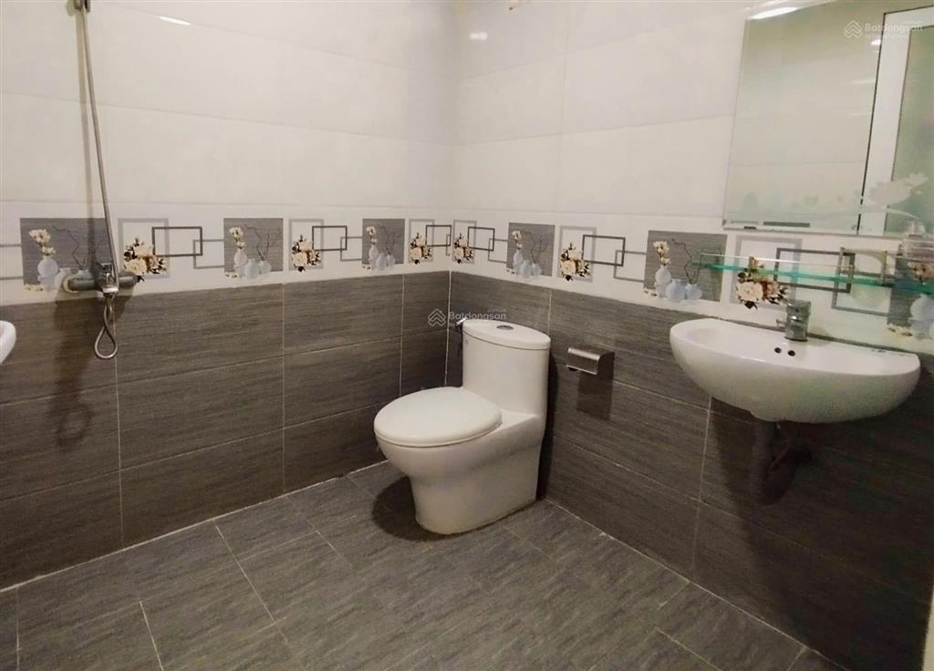 Cho thuê nhà mặt tiền phan đăng lưu, 7pn, 7wc ngang 5.5m