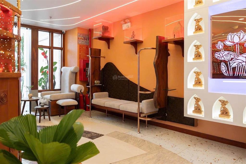 Siêu phẩm khách sạn 9 tầng trung tâm phố tây nha trang đang khai thác doanh thu 250300tr/than