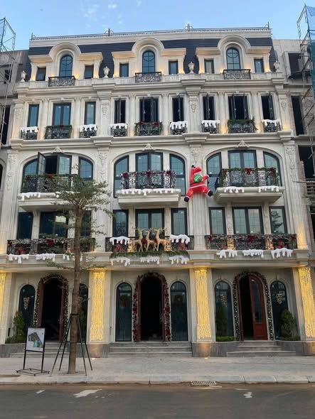 Bán liền kề dự án Noble Palace Tây Thăng Long , Đan Phượng. Dt 67.5m2, MT 5. Giá 15 tỷ