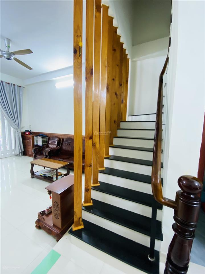 Chính chủ cần bán nhà 2 lầu kdc lê phong phường đông hòa dĩ an, nay tphcm