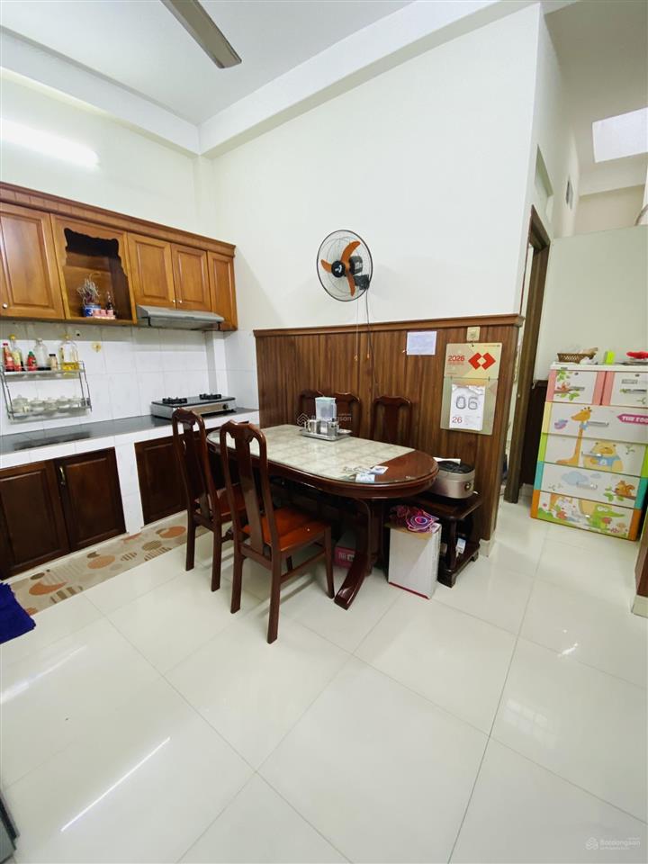 Chính chủ cần bán nhà 2 lầu kdc lê phong phường đông hòa dĩ an, nay tphcm