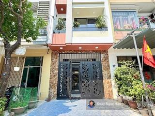 Mới ra hàng | nhà 3 tầng 4pn chỉ 7,69 tỷ sổ hồng sẵn xem là mê!