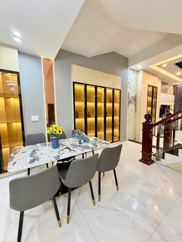 Mới ra hàng | nhà 3 tầng 4pn chỉ 7,69 tỷ sổ hồng sẵn xem là mê!