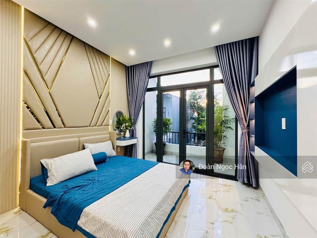 Một căn nhà đẹp nằm trong con hẻm xinh, tiện ích đầy đủ lại vừa gần biển...giá chỉ hơn 5 tỷ