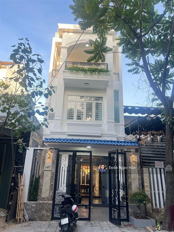 Cả khu phố phải ngoái nhìn nhà 3 tầng luxury