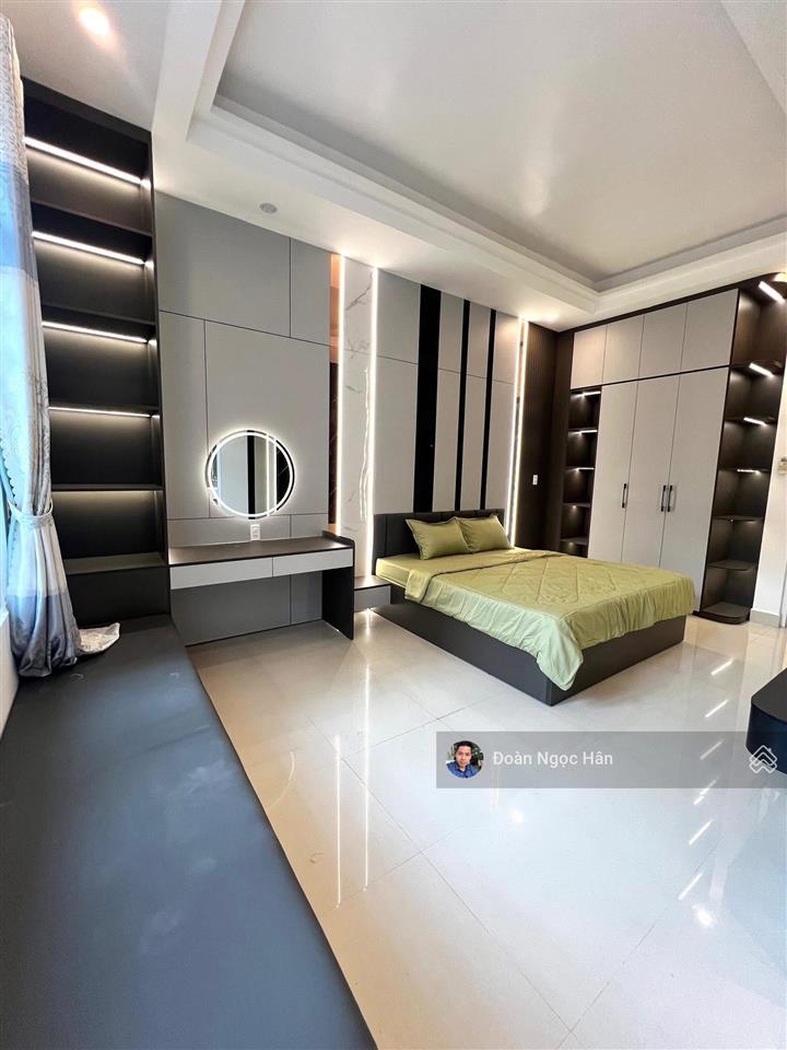 Cả khu phố phải ngoái nhìn nhà 3 tầng luxury