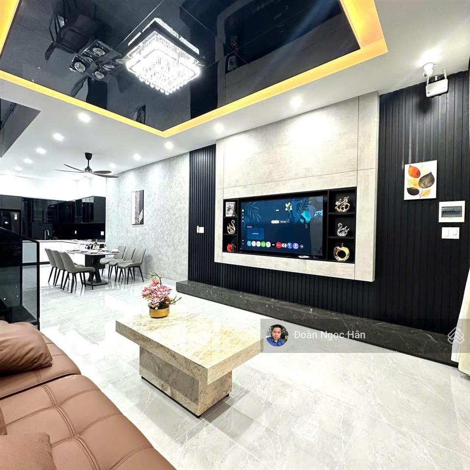 Không mua hôm nay, ngày mai có thể tăng giá! nhà đẹp mặt tiền hồ tùng mậu đang tìm chủ mới.
