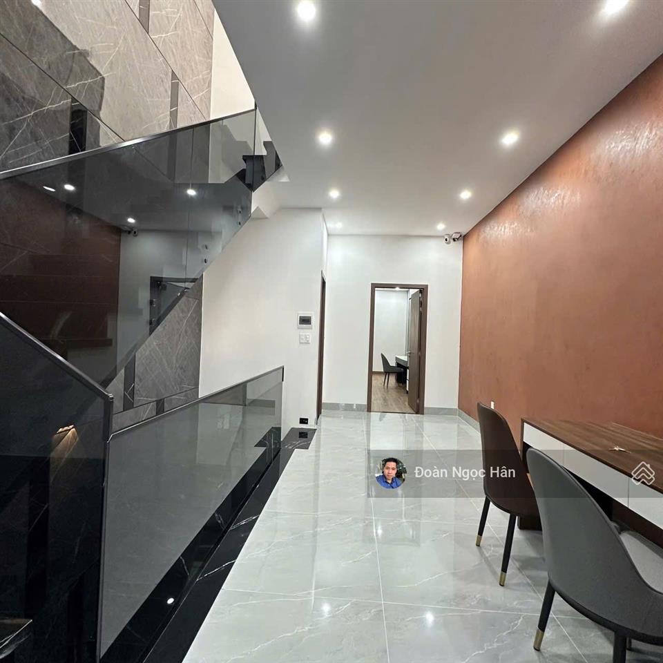 Không mua hôm nay, ngày mai có thể tăng giá! nhà đẹp mặt tiền hồ tùng mậu đang tìm chủ mới.