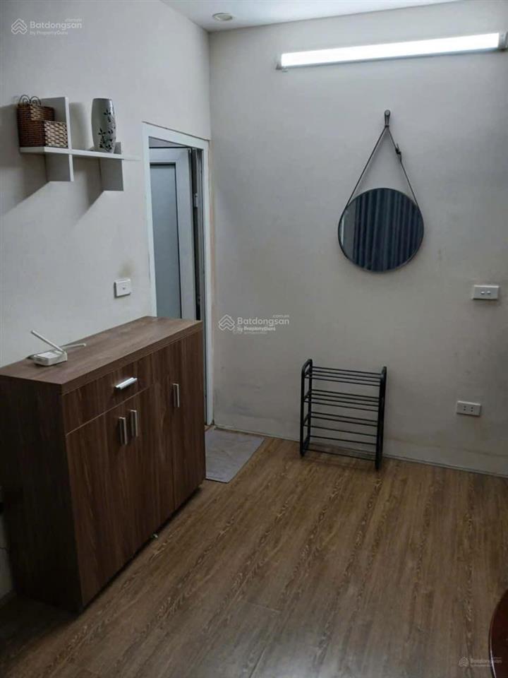 Căn hộ số 150 phố chùa láng  quận đống đa 32 m2 thiết kế 1n1vs nhà thoáng  nhà xe