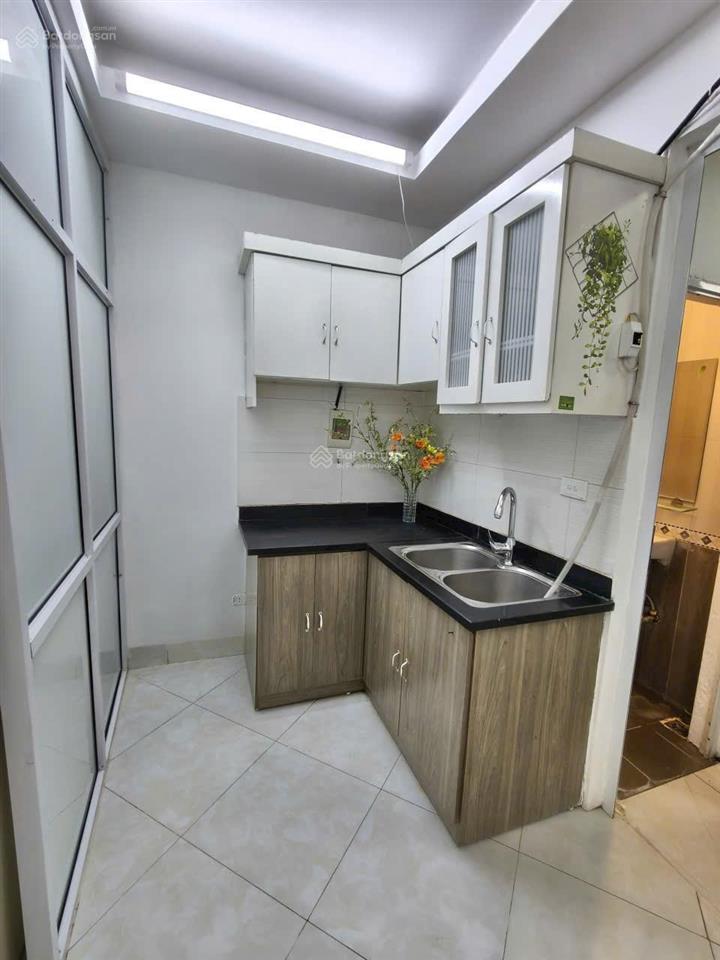 Chính chủ gửi bán căn studio hào nam  đống đa 27m2  tầng trung thoáng sáng