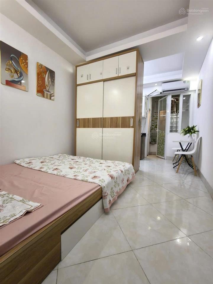 Chính chủ gửi bán căn studio hào nam  đống đa 27m2  tầng trung thoáng sáng