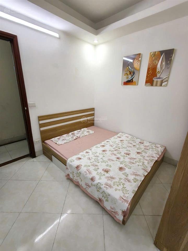 Chính chủ gửi bán căn studio hào nam  đống đa 27m2  tầng trung thoáng sáng