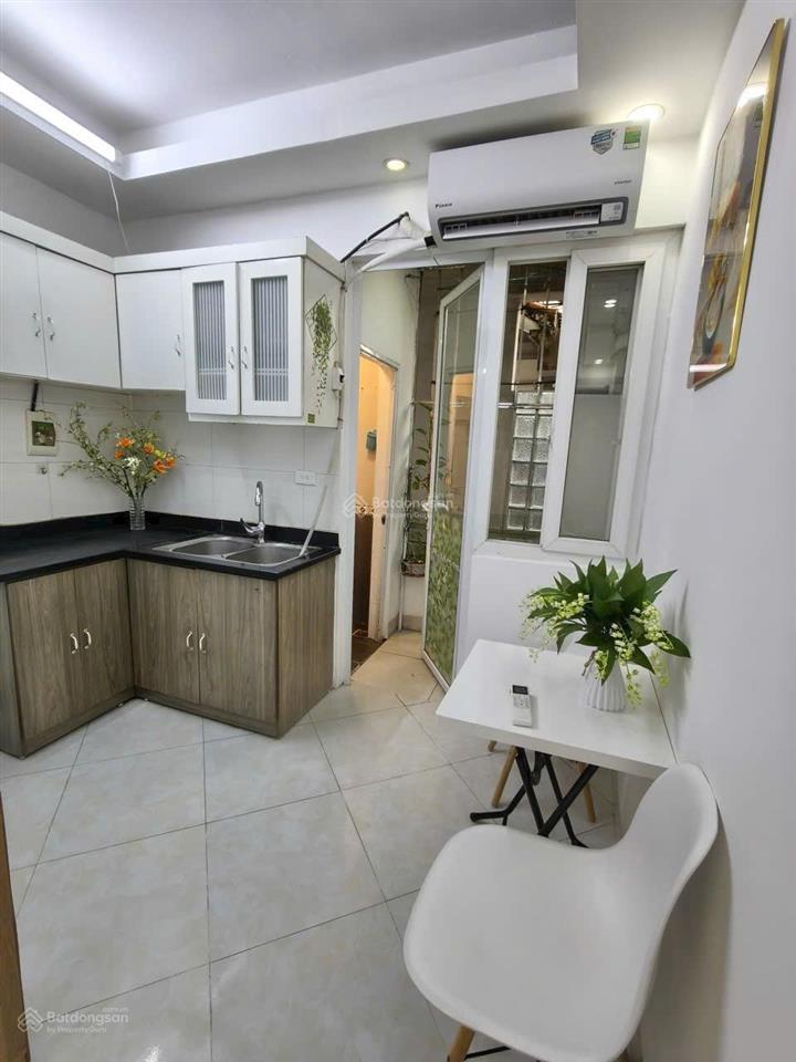 Chính chủ gửi bán căn studio hào nam  đống đa 27m2  tầng trung thoáng sáng
