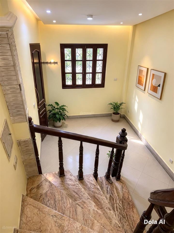 3.85 tỷ  23m 4 tầng  trung tâm đống đa ngõ nông, thoáng 10m đường oto  sổ riêng chính chủ