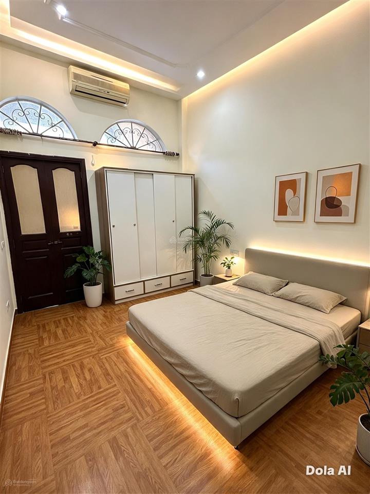 3.85 tỷ  23m 4 tầng  trung tâm đống đa ngõ nông, thoáng 10m đường oto  sổ riêng chính chủ