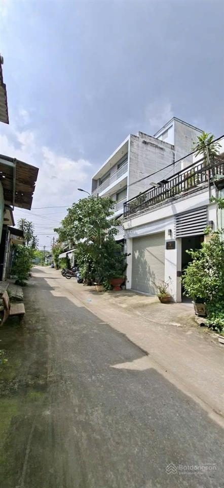 Nhà xưởng dt 650m2 sd, 2 lầu, sân thượng, công 40 feet đỗ cửa, giảm 1 tỷ.