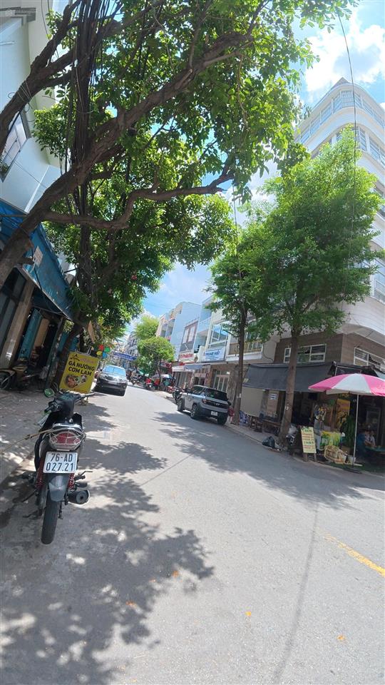Góc 2 mặt tiền sát khu bầu cát  nhà 6 lầu, thuê khoán 50tr/tháng
