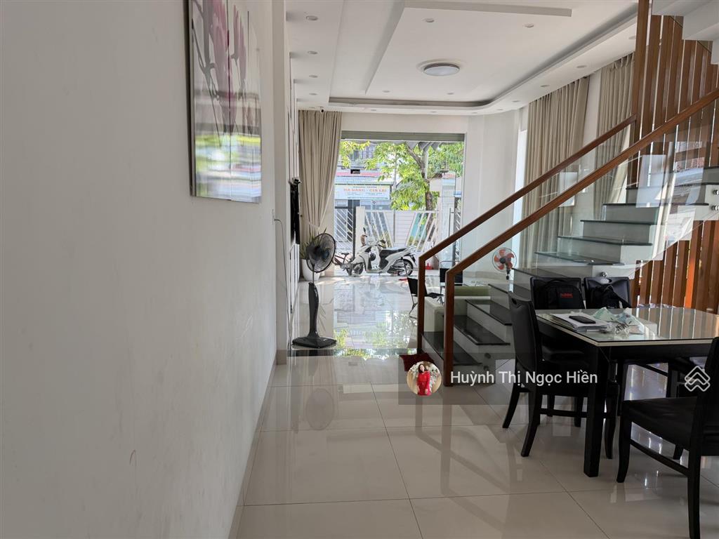 Sập hầm bán gấp xử lý bank vị trí gần bến xe tặng nhà đẹp.