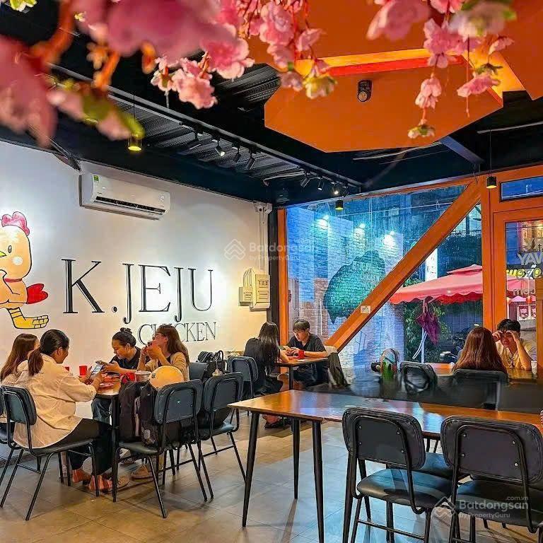 Góc 2 mặt tiền phan kế bính  nguyễn văn thủ, p. đa kao, q1, dt 15 x 12m, gồm trệt lầu