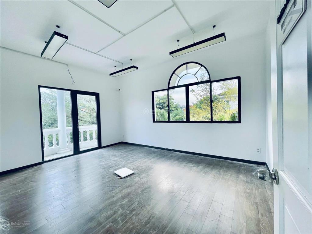 Cho thuê biệt thự đường nguyễn văn hưởng, p. thảo điền quận 2