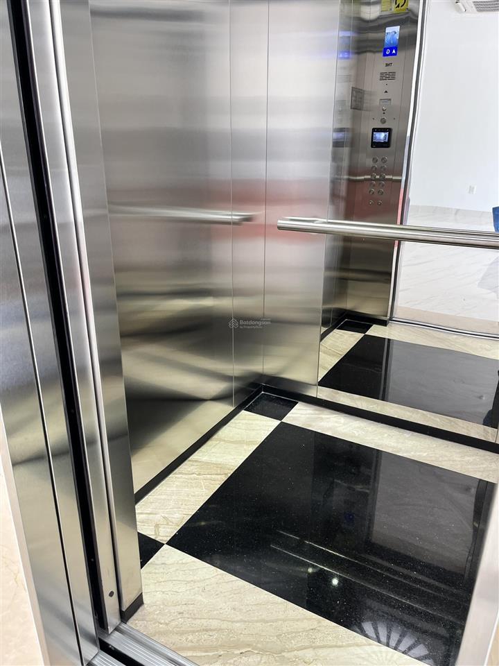 Cho thuê tòa nhà văn phòng mặt tiền 8m  đường trương văn bang  diện tích sử dụng lên tới 900m2