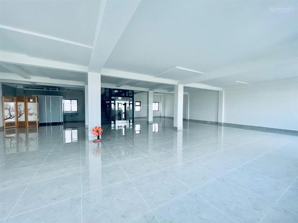 Cho thuê nhà mặt tiền 15m trên đường song hành, q2 ( phường an khánh )