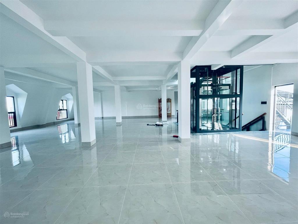 Cho thuê nhà mặt tiền 15m trên đường song hành, q2 ( phường an khánh )