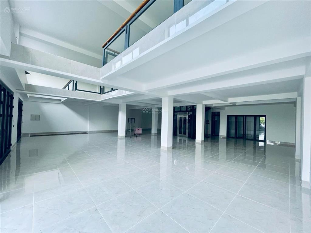 Cho thuê nhà mặt tiền 15m trên đường song hành, q2 ( phường an khánh )