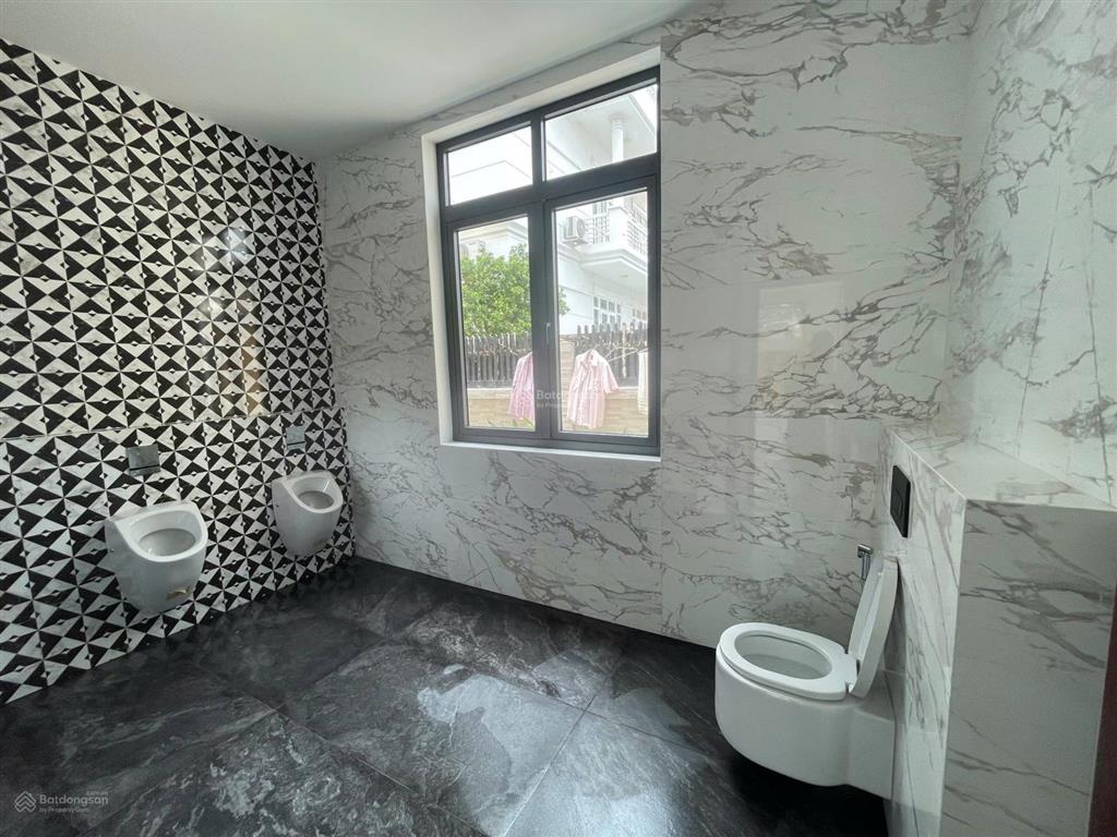 Cho thuê biệt thự 2 mặt tiền nguyễn văn hưởng, thảo điền, tp. thủ đức