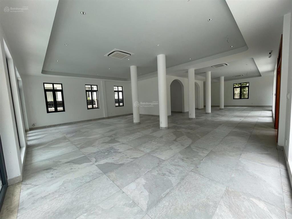 Cho thuê biệt thự 2 mặt tiền nguyễn văn hưởng, thảo điền, tp. thủ đức