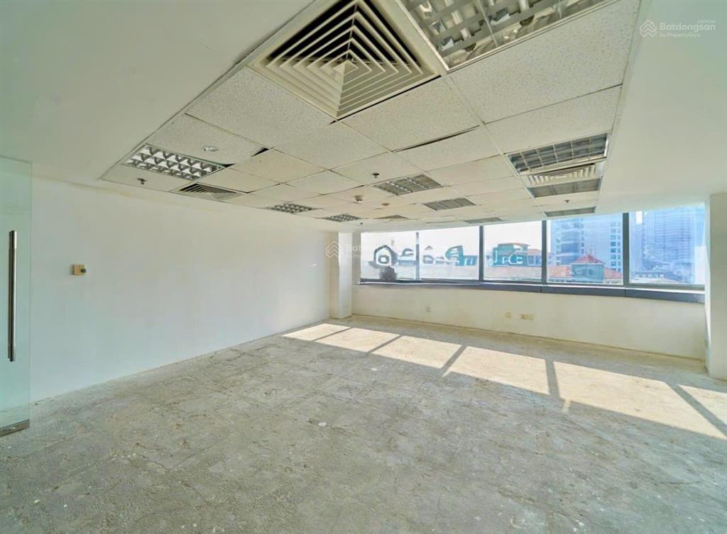 Cho thuê góc 2 mặt tiền đường lê duẩn  vị trí đắc địa  số nhà đứng nhất