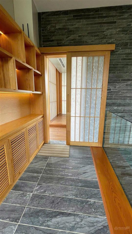 Cho thuê villa cao cấp full nội thất phường thảo điền ( cũ )  tp. hồ chí minh