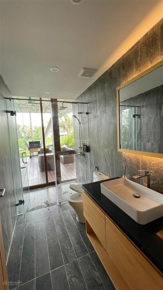Cho thuê villa cao cấp full nội thất phường thảo điền ( cũ )  tp. hồ chí minh