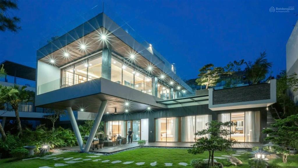 Cho thuê villa cao cấp full nội thất phường thảo điền ( cũ )  tp. hồ chí minh