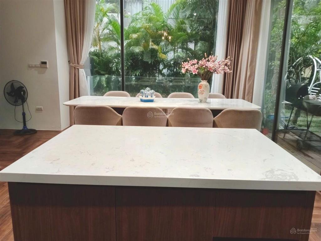 Cho thuê biệt thự sân vườn đẳng cấp hồ bơi riêng tại quận 2 diện tích 1000m2