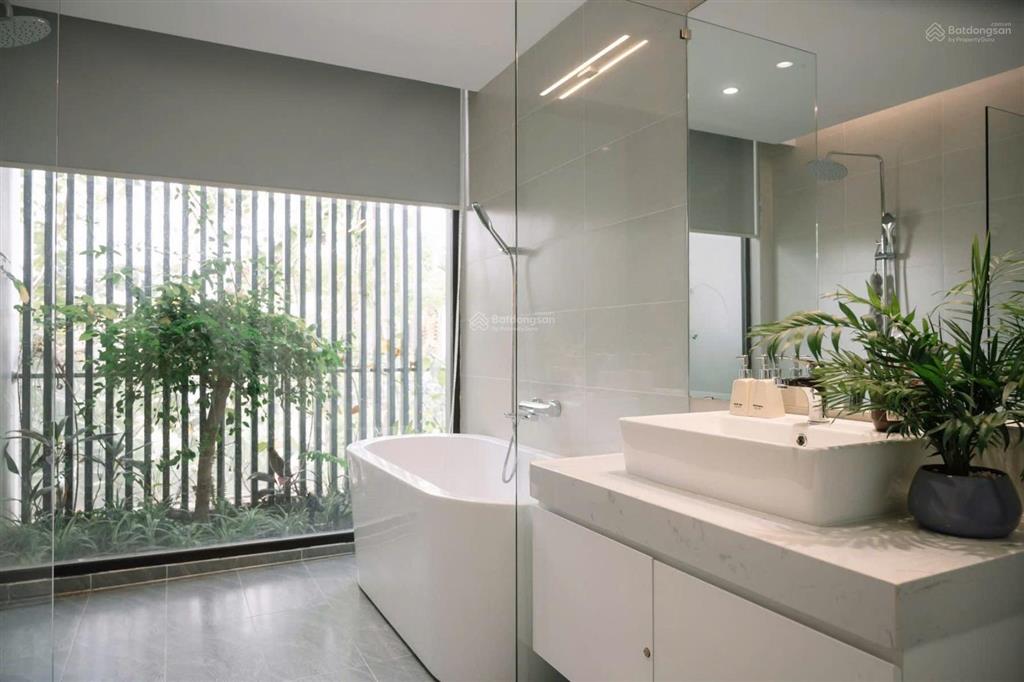 Cho thuê biệt thự sân vườn đẳng cấp hồ bơi riêng tại quận 2 diện tích 1000m2