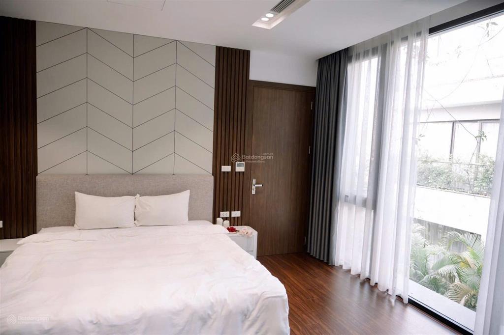 Cho thuê biệt thự sân vườn đẳng cấp hồ bơi riêng tại quận 2 diện tích 1000m2