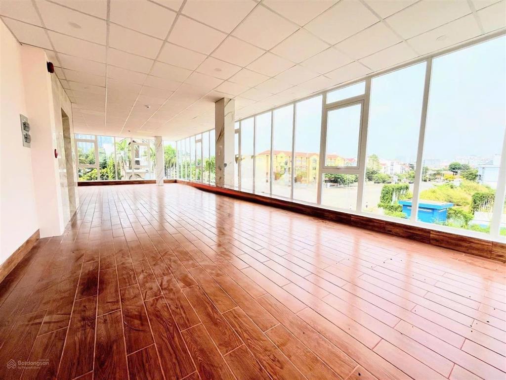 Cho thuê căn góc 2 mặt tiền nguyễn cơ thạch sala, quận 2 nhà mới 100%