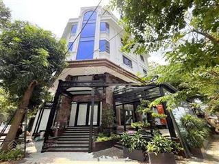 Cho thuê căn góc tòa nhà khu song hành, quận 2