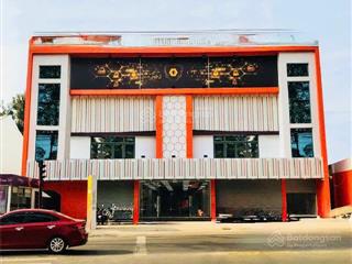 Cho thuê mặt bằng showroom  1500m2  đường trương văn bang phường cát lái