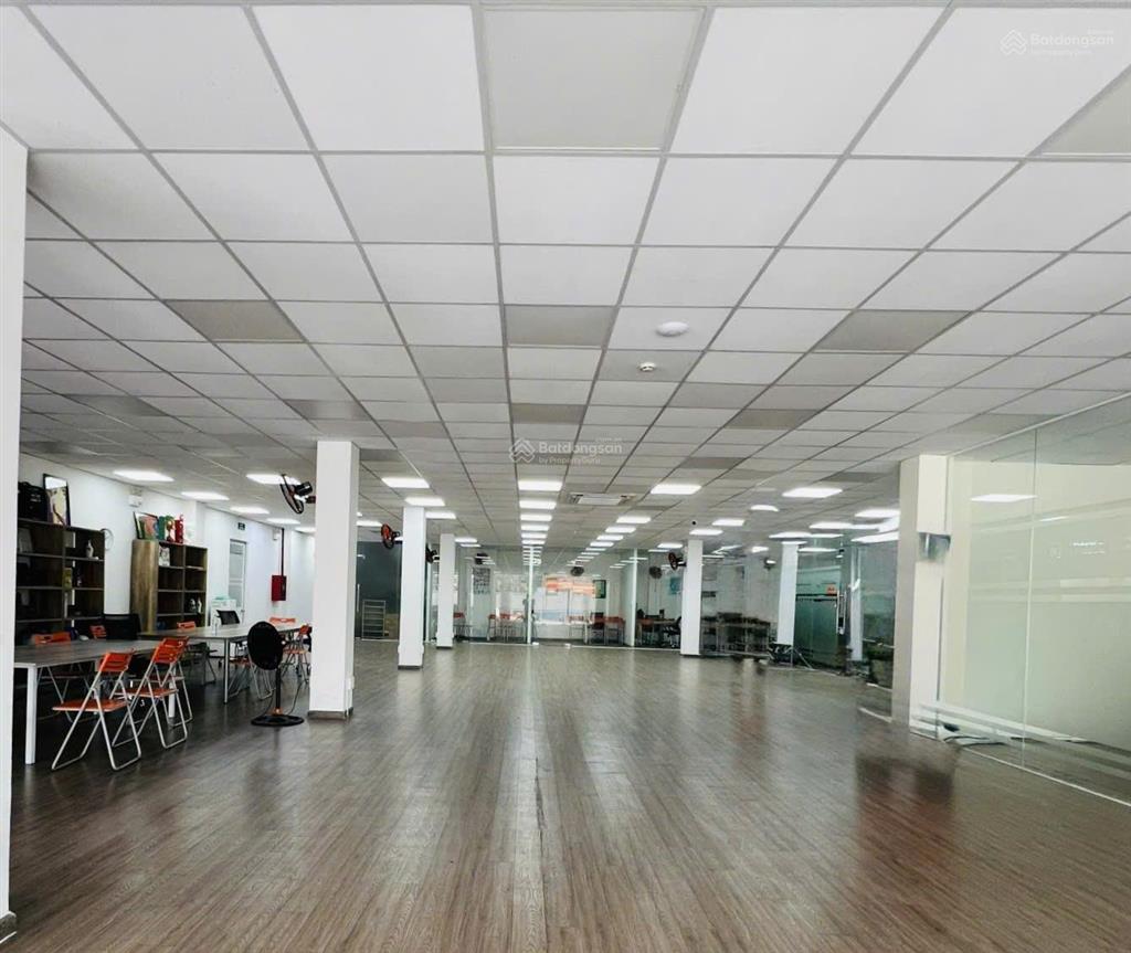 Cho thuê mặt bằng showroom  1500m²  đường trương văn bang phường cát lái