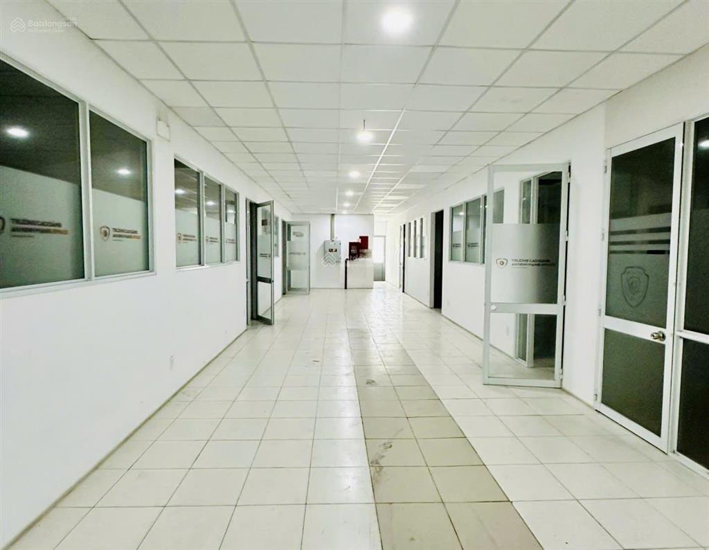 Cho thuê mặt bằng showroom  1500m²  đường trương văn bang phường cát lái