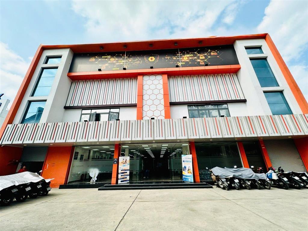 Cho thuê mặt bằng showroom  1500m²  đường trương văn bang phường cát lái