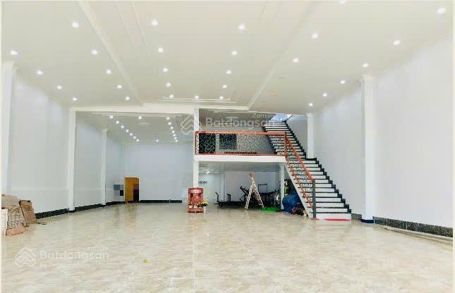 Cho thuê mặt bằng showroom  1500m²  đường trương văn bang phường cát lái