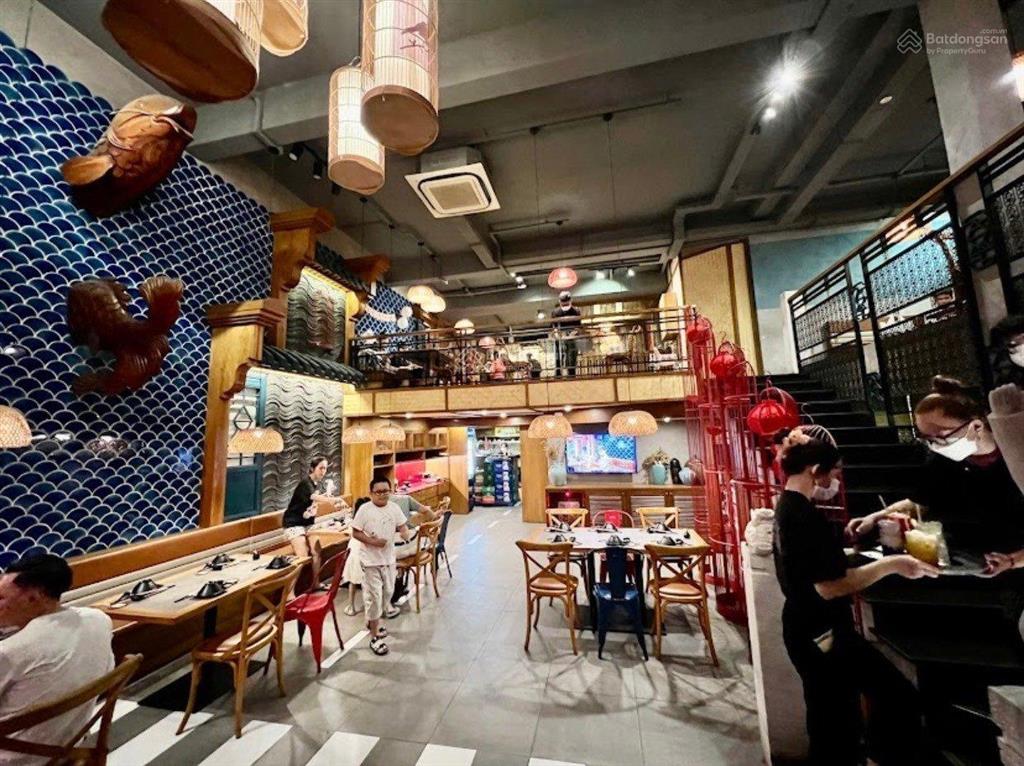 Cho nhà mặt tiền lớn đường ngô thời nhiệm, phường võ thị sáu, quận 3, 14x20m, t 1l, 91 tr/th