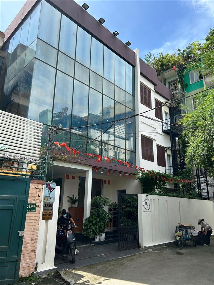 Cho thuê tòa nhà diện tích sử dụng 600m2 đường hai bà trưng quận 3