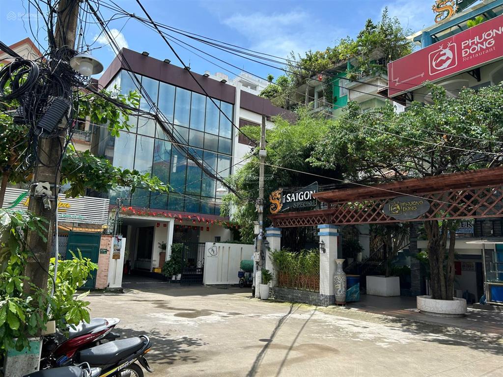 Cho thuê tòa nhà diện tích sử dụng 600m2 đường hai bà trưng quận 3