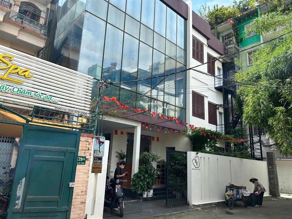 Cho thuê tòa nhà diện tích sử dụng 600m2 đường hai bà trưng quận 3