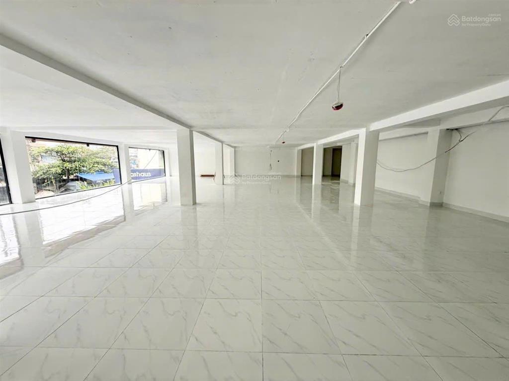 Cho thuê tòa nhà mặt tiền đường song hành quận 2 diện tích 800m²