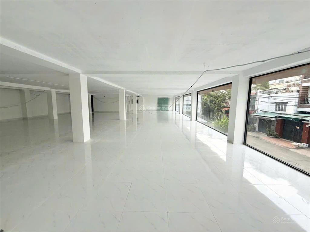 Cho thuê tòa nhà mặt tiền đường song hành quận 2 diện tích 800m²